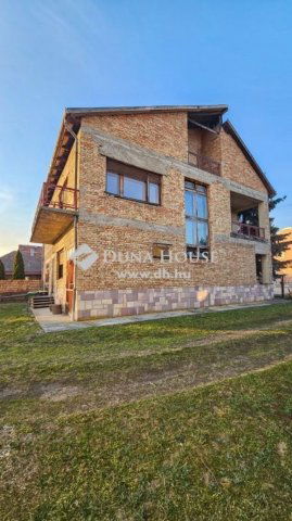 Eladó családi ház, Tápiószecsőn 59.9 M Ft, 5 szobás