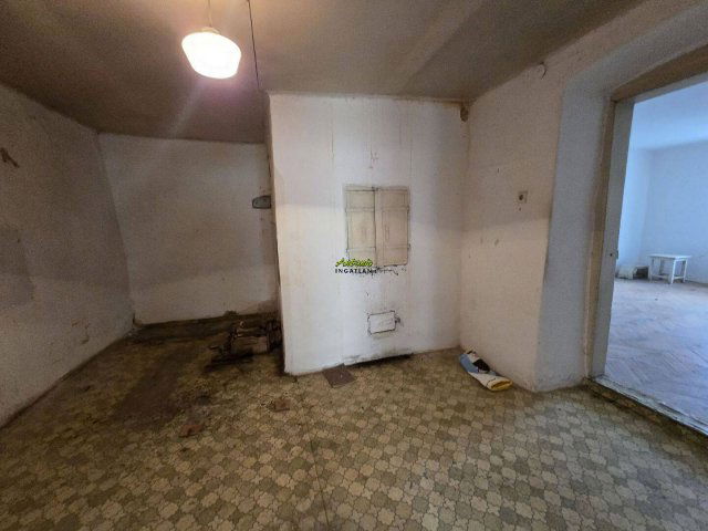 Eladó családi ház, Bőn 10 M Ft, 2 szobás / költözzbe.hu