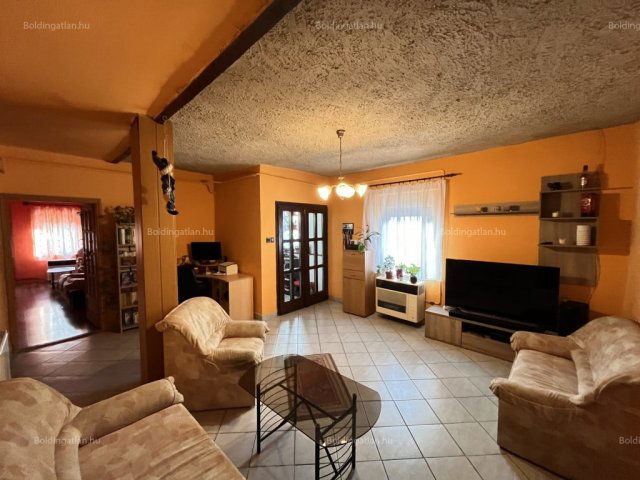 Eladó családi ház, Taszáron 41.9 M Ft, 5 szobás