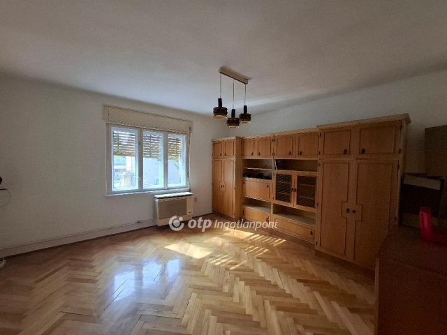 Eladó ikerház, Egerben 57.9 M Ft, 2+1 szobás