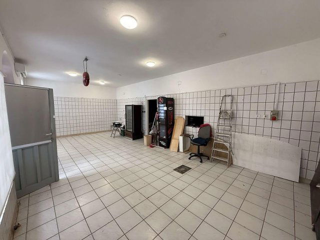 Eladó üzlethelyiség, Szentendrén 134.9 M Ft