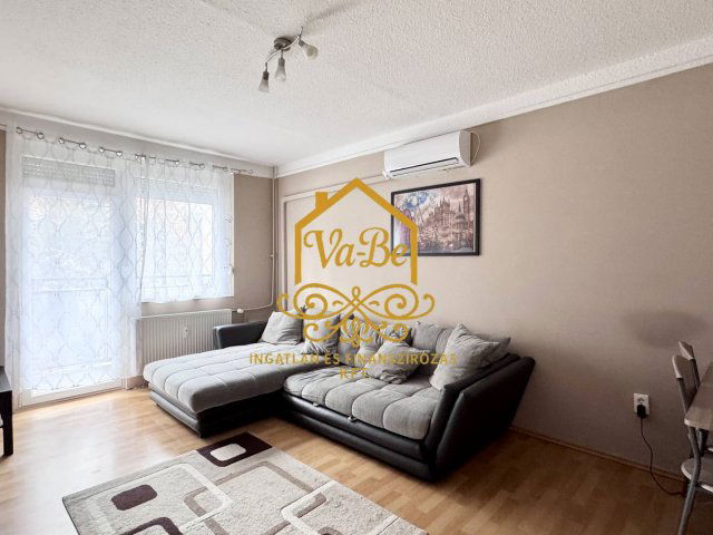 Eladó panellakás, Egerben 59.9 M Ft, 3+1 szobás