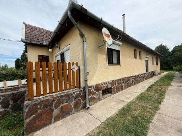 Eladó családi ház, Pilisen 54.9 M Ft, 3 szobás