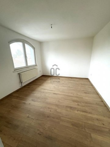 Eladó családi ház, Budapesten, XVIII. kerületben 270 M Ft
