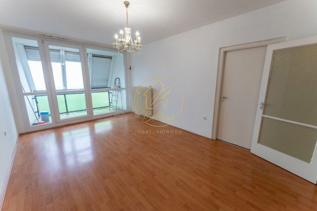 Eladó panellakás, Pécsett 54.9 M Ft, 3 szobás