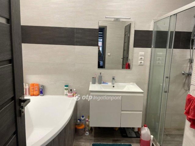 Eladó családi ház, Hajdúnánáson 125 M Ft, 4+1 szobás