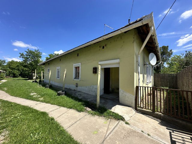Eladó családi ház, Kisújszálláson 7.99 M Ft, 3 szobás