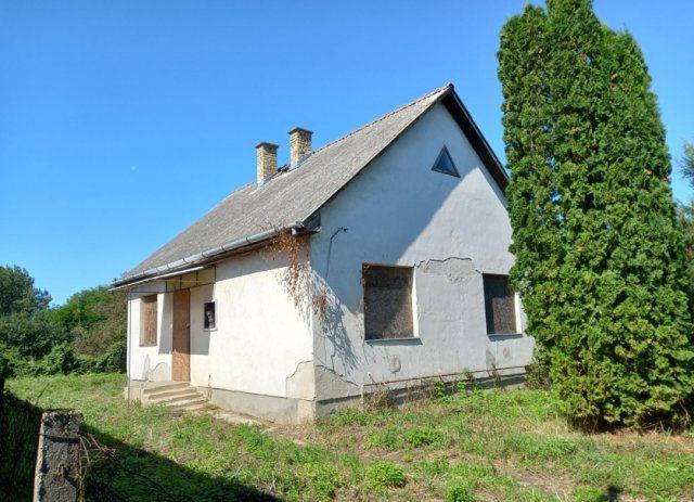Eladó családi ház, Dombrádon, Táncsics úton 3.87 M Ft