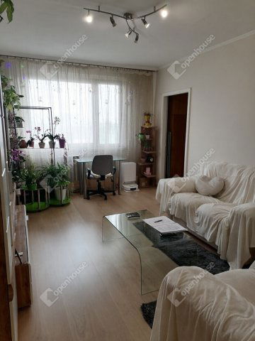 Eladó panellakás, Szegeden 59.9 M Ft, 3 szobás