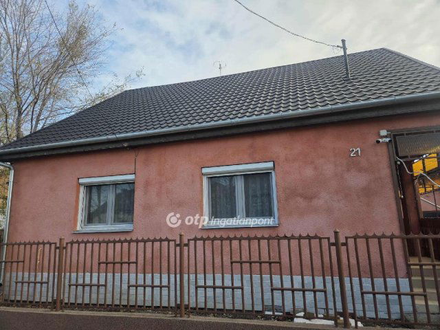 Eladó családi ház, Zagyvarékason 34.99 M Ft, 3 szobás