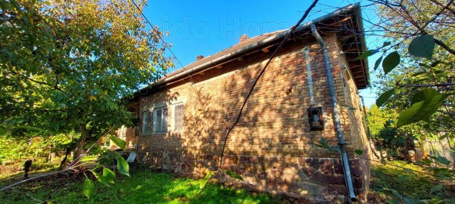 Eladó családi ház, Karádon 26.99 M Ft, 3 szobás