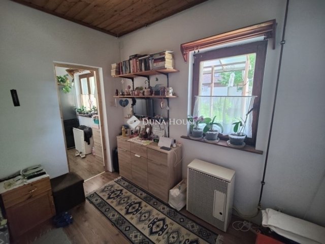 Eladó családi ház, Úrin 49 M Ft, 3 szobás