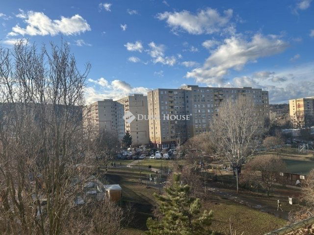 Eladó panellakás, Budapesten, III. kerületben 83.99 M Ft