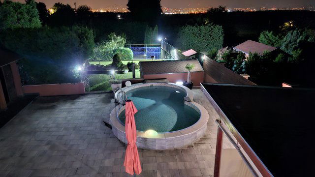 Eladó családi ház, Csömörön 268.9 M Ft, 5 szobás