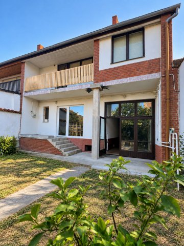 Eladó családi ház, Mohácson 105 M Ft, 4 szobás