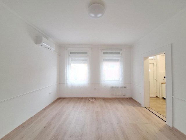 Eladó téglalakás, Budapesten, IV. kerületben 44.7 M Ft, 1 szobás