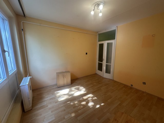 Eladó panellakás, Pécsett 39.9 M Ft, 2 szobás