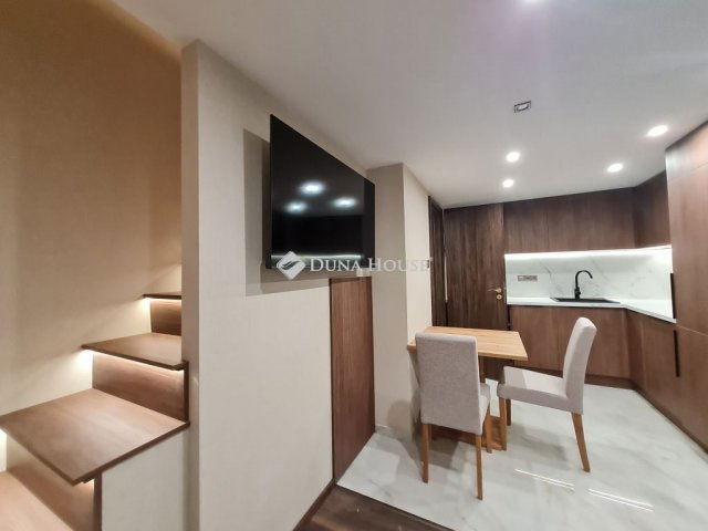 Eladó téglalakás, Budapesten, VII. kerületben 59 M Ft, 1 szobás