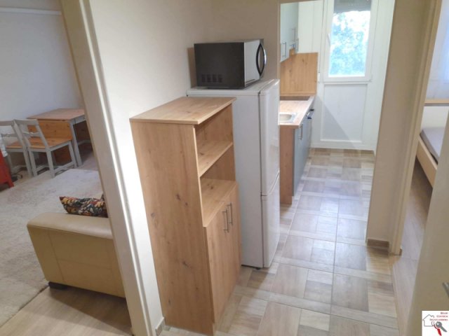 Kiadó panellakás, albérlet, Pécsett 155 E Ft / hó, 1+1 szobás