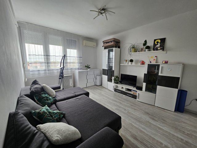 Eladó téglalakás, Pápán 41.9 M Ft, 2 szobás