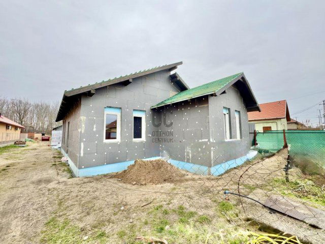 Eladó ikerház, Monoron 95 M Ft, 4 szobás / költözzbe.hu