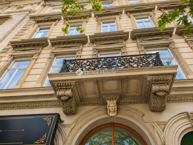 Eladó téglalakás, Budapesten, VI. kerületben 170.4 M Ft