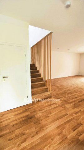 Eladó családi ház, Balatonakarattyán 239 M Ft, 4 szobás