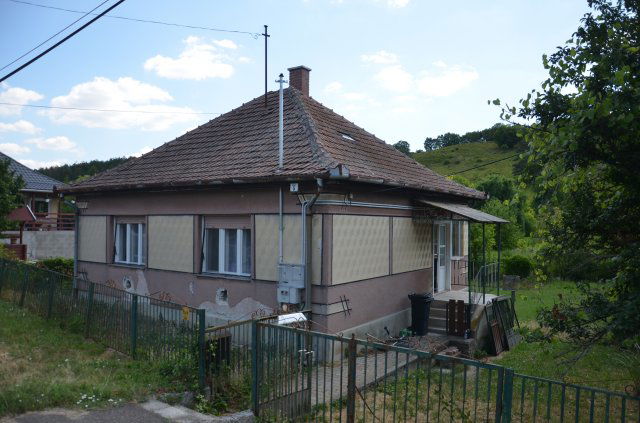 Eladó családi ház, Kozárdon 18.9 M Ft, 2 szobás