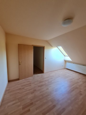 Kiadó téglalakás, albérlet, XVII. kerületben, Hegyalatti utcában