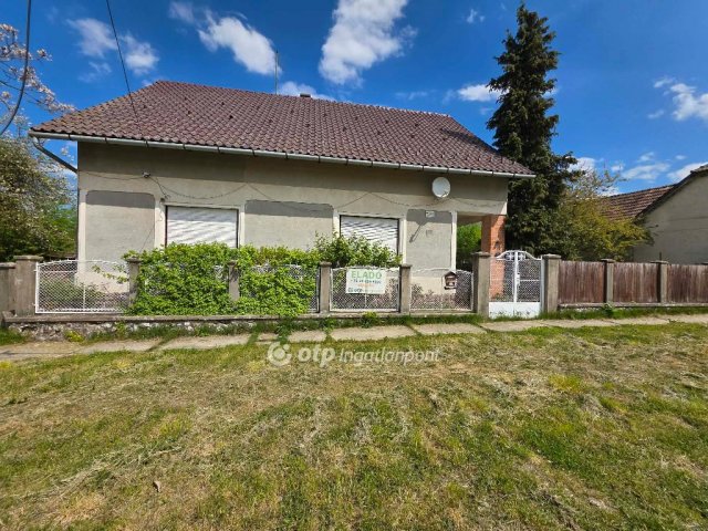 Eladó családi ház, Nagybörzsönyön 49.76 M Ft, 3 szobás