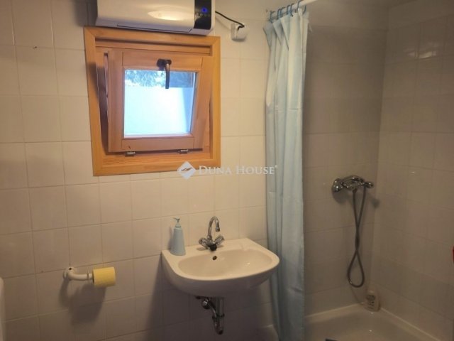 Eladó nyaraló, Pilisszántón 64.5 M Ft, 2 szobás