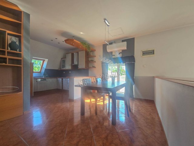 Eladó családi ház, Fertődön 89 M Ft, 6+1 szobás