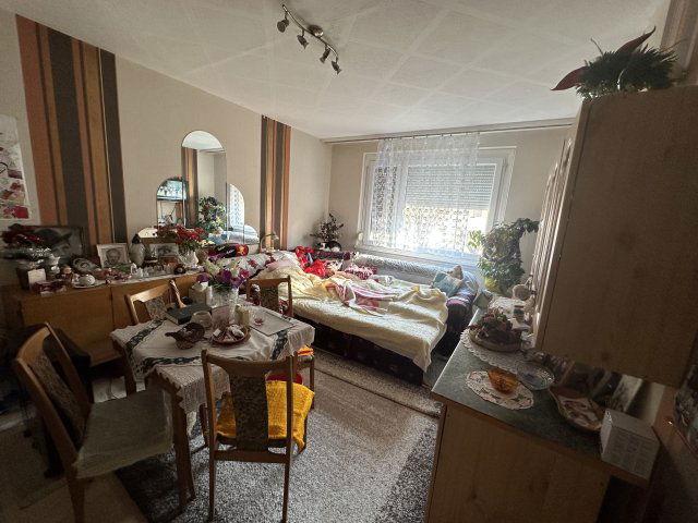 Eladó panellakás, Szegeden, Űrhajós utcában 47.5 M Ft