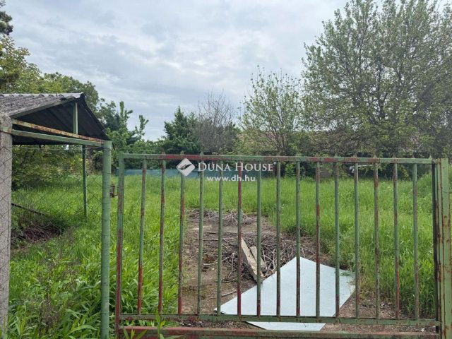 Eladó telek, Szigetszentmártonban 28 M Ft / költözzbe.hu