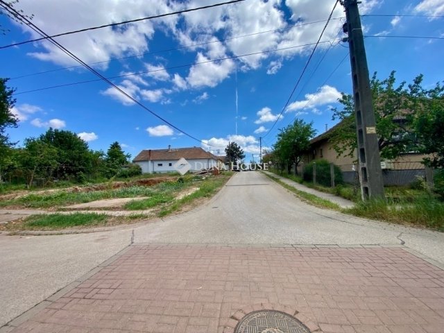 Eladó családi ház, Budapesten, XVI. kerületben 240 M Ft