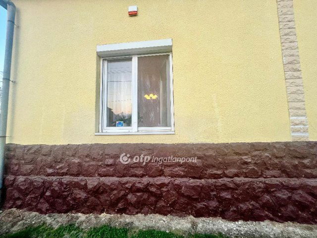 Eladó sorház, Jászapátiban 6.5 M Ft, 1 szobás