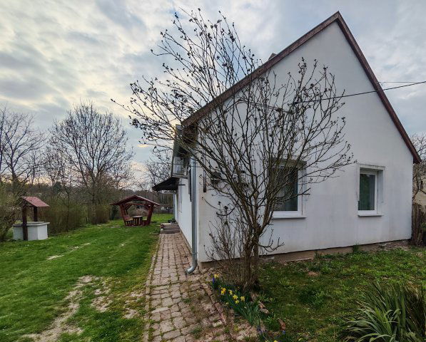 Eladó családi ház, Tikoson 31.9 M Ft, 4 szobás