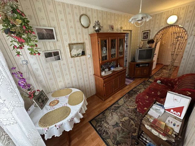 Eladó panellakás, Várpalotán, Árpád utcában 56.9 M Ft