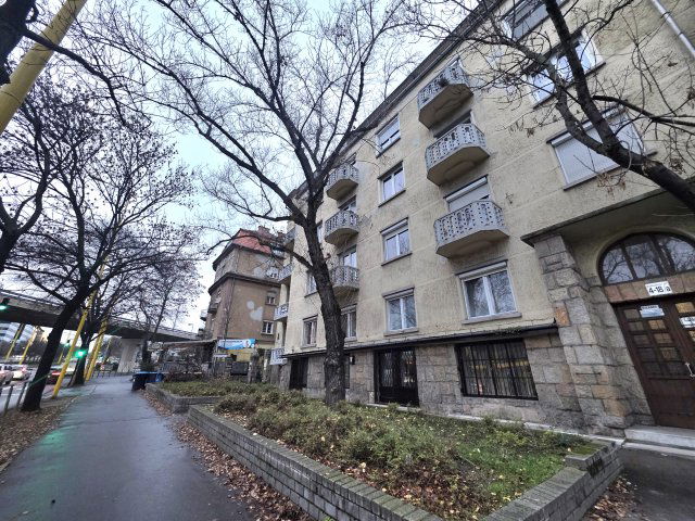 Eladó téglalakás, Budapesten, XI. kerületben, Budaörsi úton