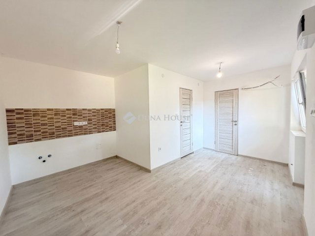 Eladó téglalakás, Budapesten, XX. kerületben 49.9 M Ft, 3 szobás