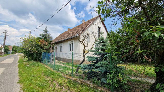 Eladó családi ház, Nemesgulácson 54.9 M Ft, 3 szobás