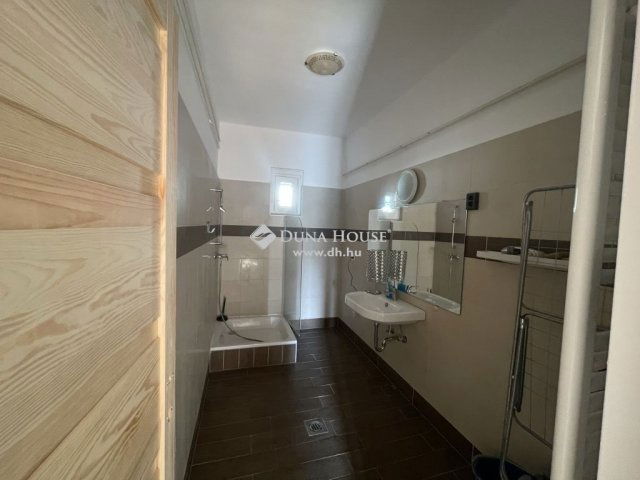 Eladó családi ház, Kecskeméten 91 M Ft, 3+1 szobás