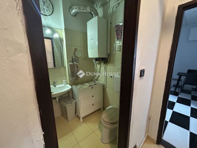 Eladó családi ház, Székesfehérvárott 77.5 M Ft, 6 szobás