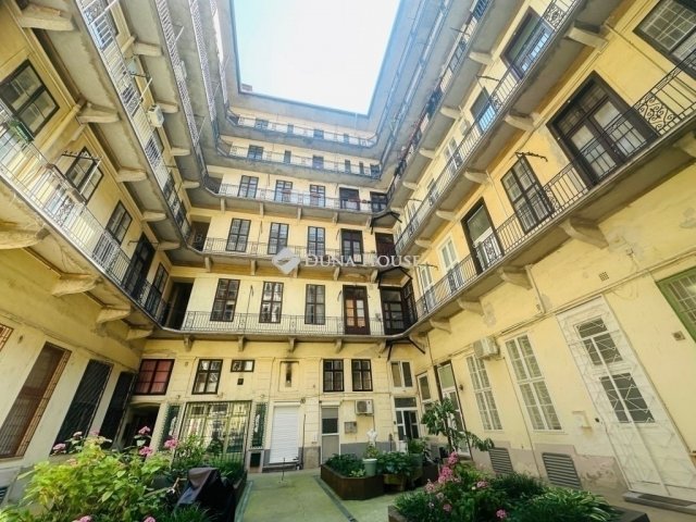 Eladó téglalakás, Budapesten, IX. kerületben 150 M Ft, 3 szobás