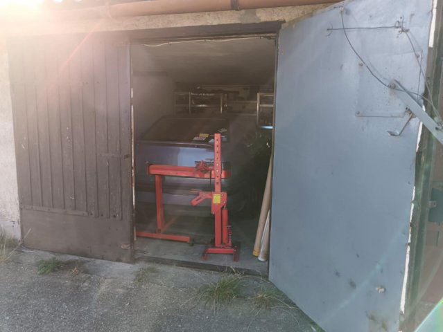 Eladó garázs, Oroszlányban 5 M Ft / költözzbe.hu