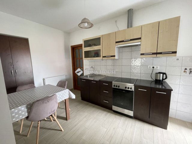 Kiadó téglalakás, albérlet, Pécsett 170 E Ft / hó, 2 szobás