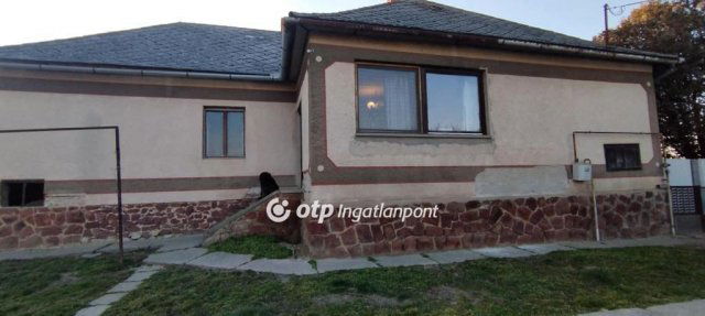 Eladó családi ház, Sióagárdon 32 M Ft, 4 szobás
