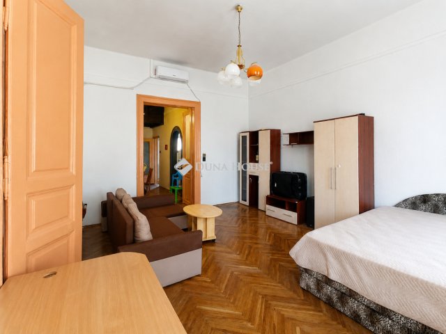 Eladó téglalakás, Budapesten, VI. kerületben 103.3 M Ft