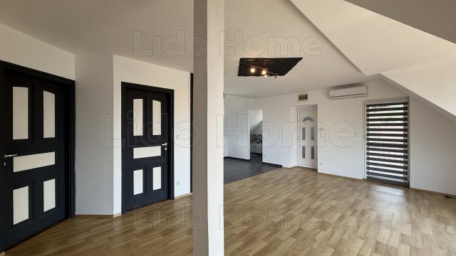 Eladó családi ház, Gyenesdiáson 125 M Ft, 7 szobás
