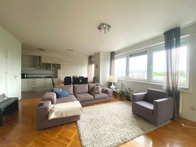 Eladó téglalakás, Szegeden, Fülemüle utcában 105 M Ft